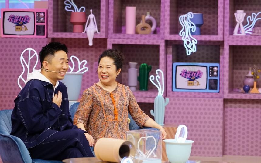 杨迪和妈妈照片