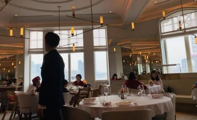 baby与婆婆吃饭