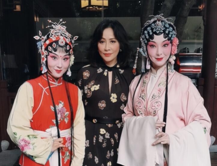 刘嘉玲近照