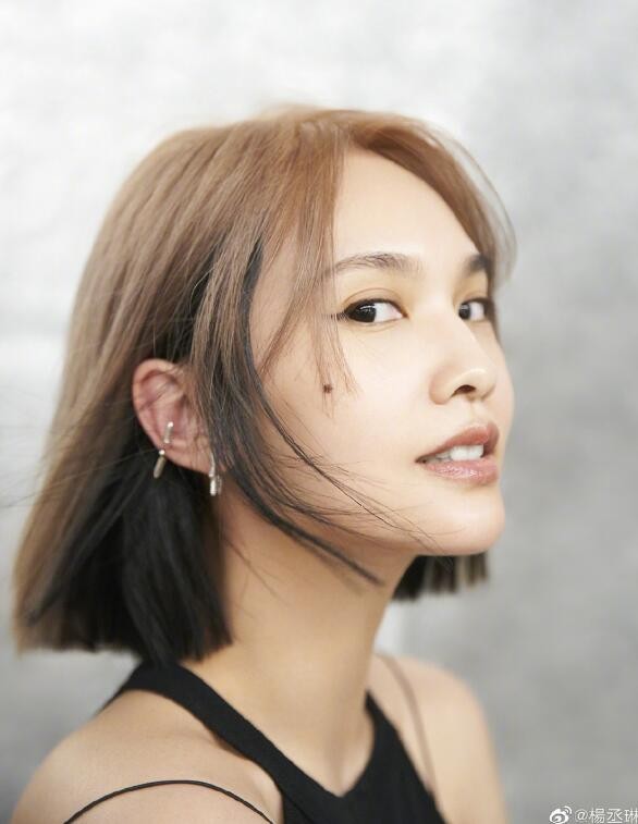 杨丞琳晒短发照