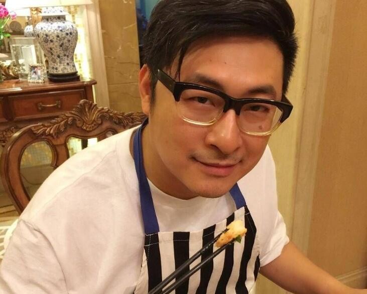 王岳伦照片