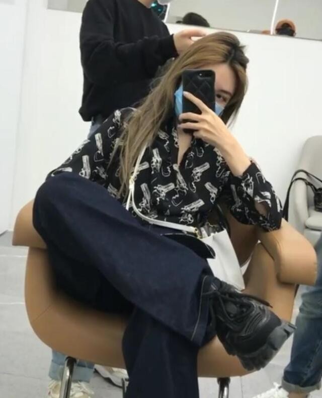 周扬青照片