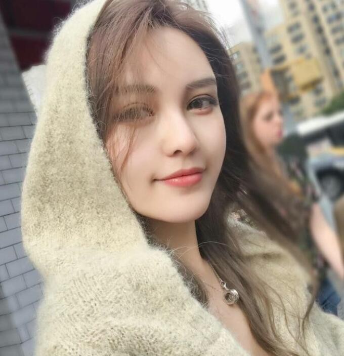 周扬青照片