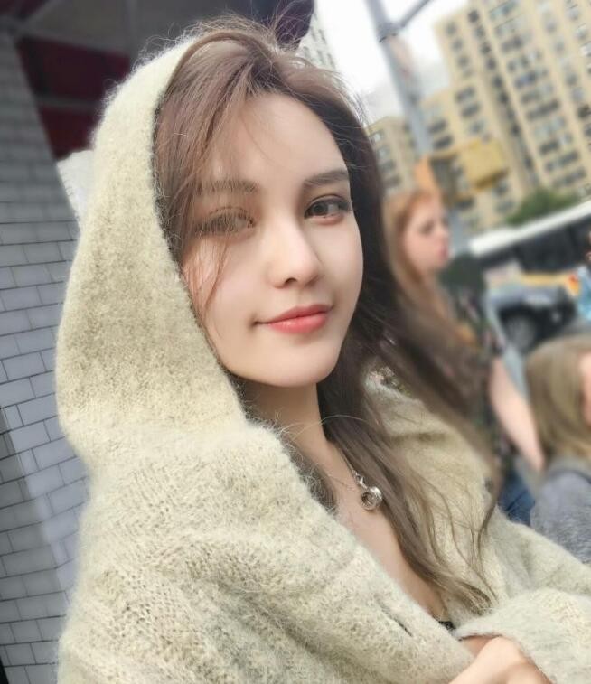 周扬青照片